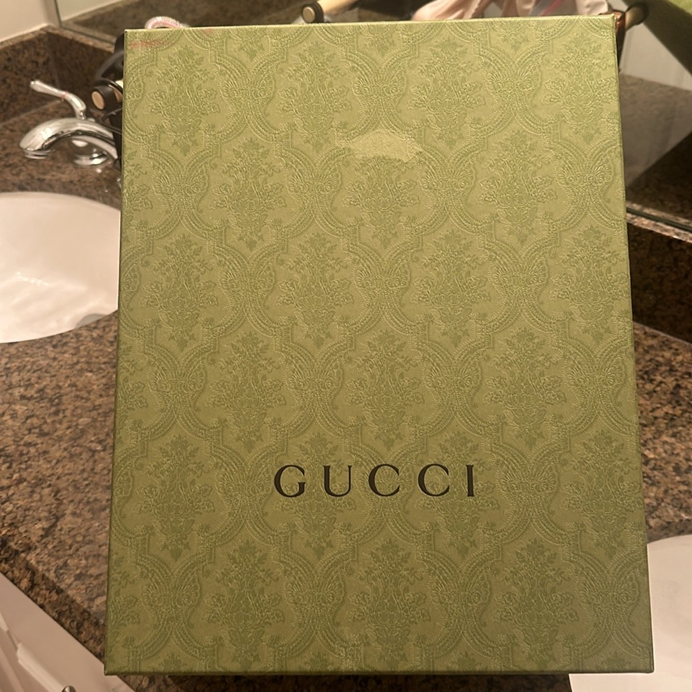 Gucci - Picture 8 of 8